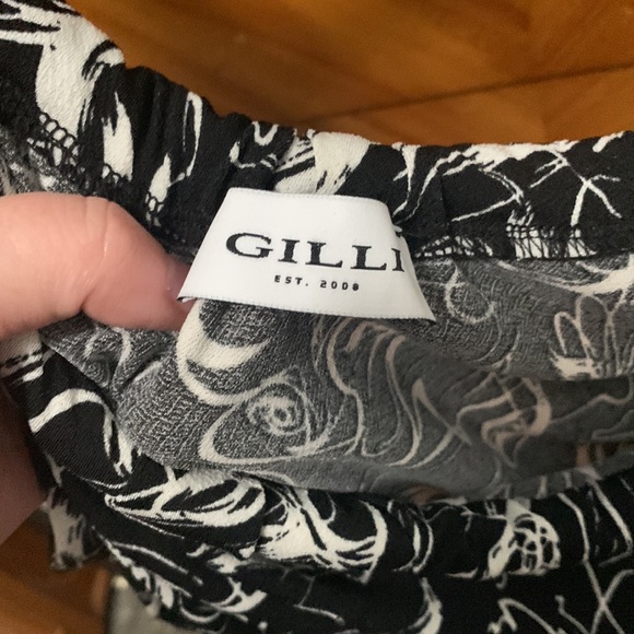 One shoulder summer top - Picture 2 of 4